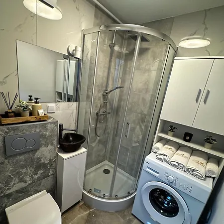 Sixth Corner سفينويتشي