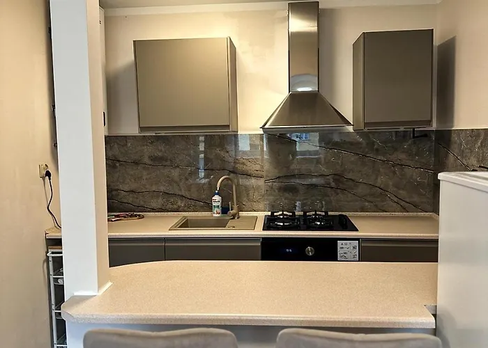 Sixth Corner 斯维诺乌伊希切