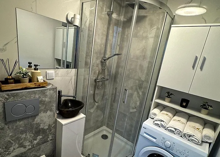 Sixth Corner 斯维诺乌伊希切